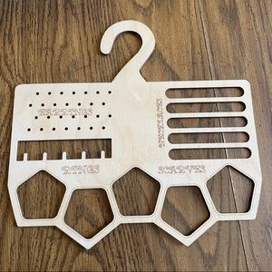 New Wooden Jewelry and Scarf/Accessory Holder